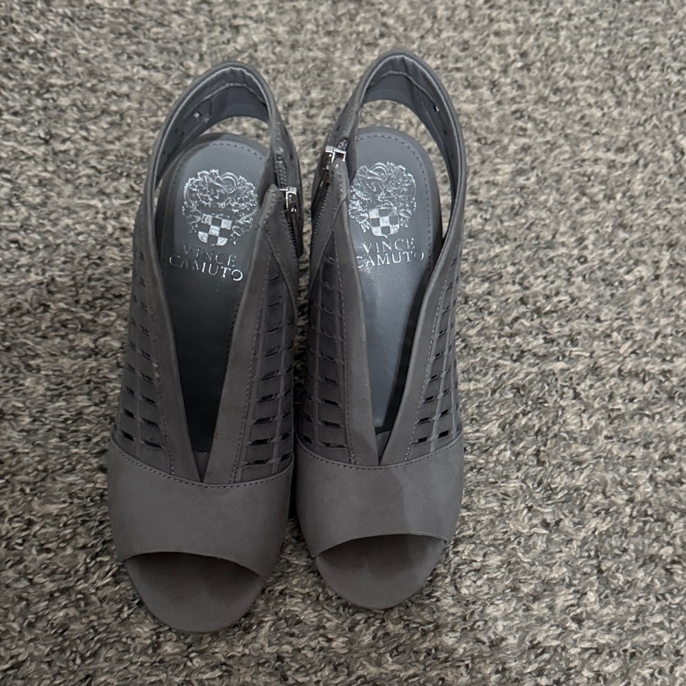 New Vince Camuto Charcoal Peep-Toe Slingback Heels